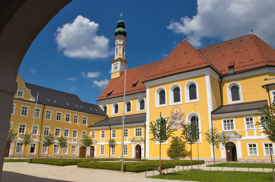 Kloster in Landshut Hof
